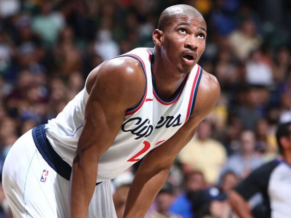 快船与凯琼斯签下双向条约 季前赛场均8+5+2帽