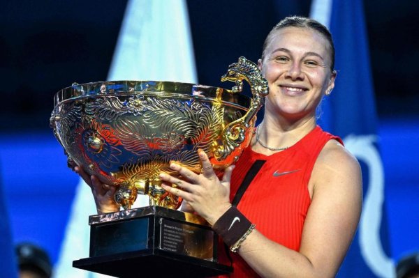 阿尼西莫娃2-1诺斯科娃 生活首夺中网女单冠军