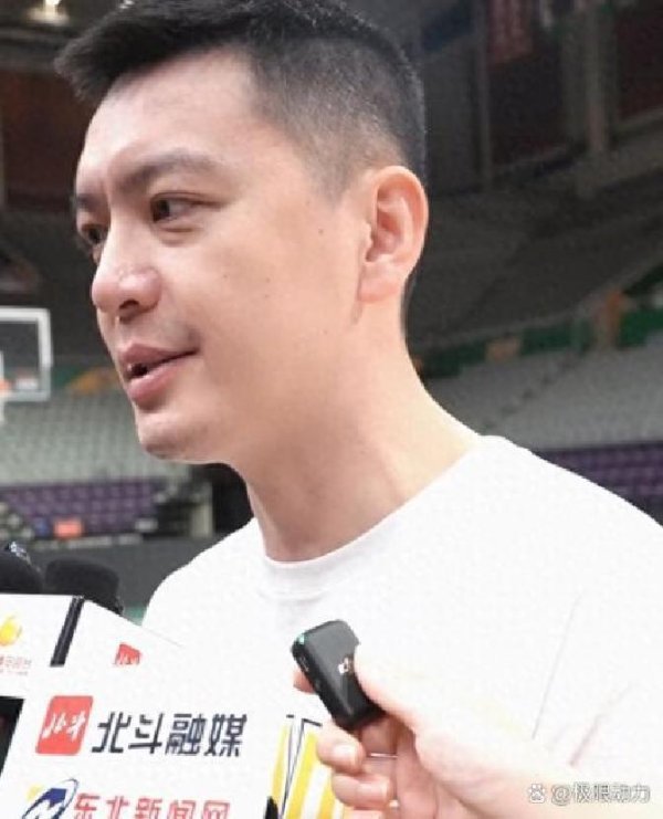 杨鸣直言赢广厦要超常：后劲赛年青东谈主照旧李晓旭？