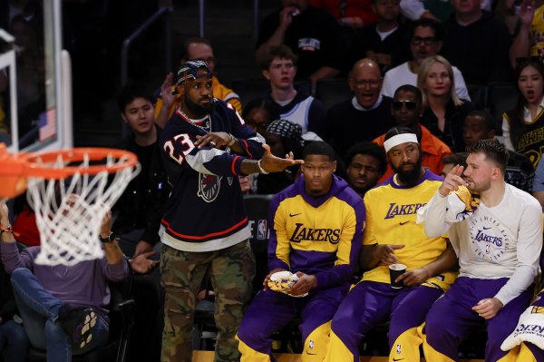 大莫里斯: 上赛季我嗅觉湖东说念主对詹姆斯的尊重不够 这让我感到困惑