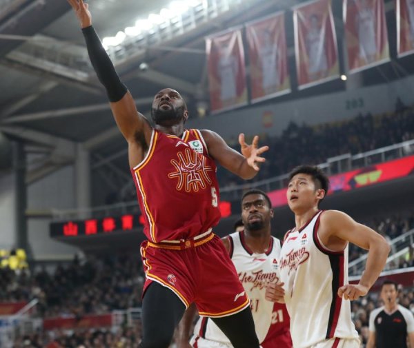 迪亚洛14+9奇兵轰21分，约翰逊20+10+2封盖难救主，山西力克浙江