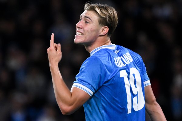 毛罗: 霍伊伦穿插跑动周转了那不勒斯 迈尼昂两次判断王人有偏差