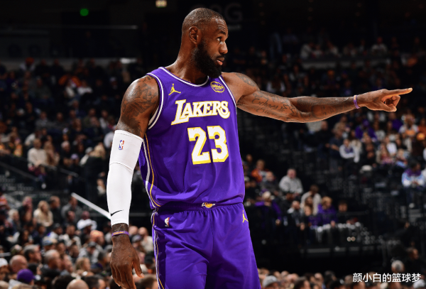 太硬了! 41岁勒布朗被撞膝盖毫发无损: 轰28+10+7还献隔东谈主暴扣