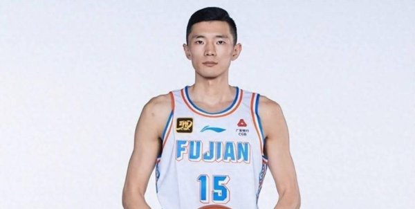 奇怪吗？怪谁？！CBA部分球队顶薪球员气象大变，手段水平显现下滑，让东说念主质疑球队搞定和联赛机制是否存在隐患，激发球迷热烈参谋