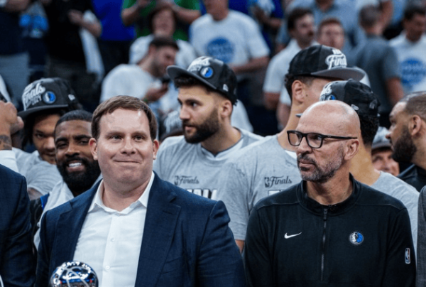 好意思记: 独行侠在寻找从老鹰手上拿到26年鹈鹕首轮的目的