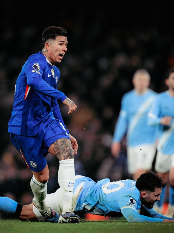 恩佐社媒: 贫瘠的日子, 但切尔西总有东谈主挺身而出, 付出全力