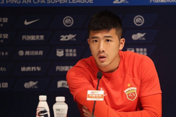 跟队: 李圣龙的个性是永不祛除永久走动, 就像偶像阿兰·史小姐