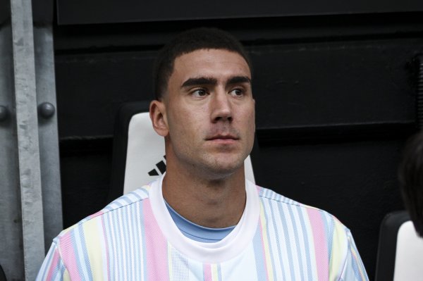 罗马诺谈弗拉霍维奇：米兰不会给高薪 拜仁曾探问情况 巴萨屡致电