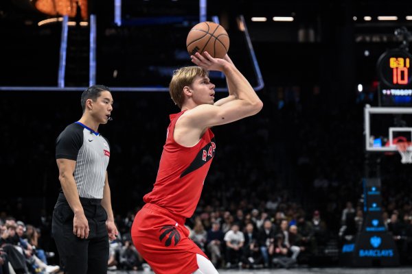 上场便是得分！迪克替补12分钟 7中4&罚球6中5轰下15分