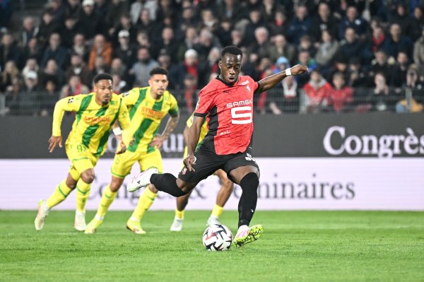 记者：卡利穆恩多已通过法兰克福体检，行将负责加盟